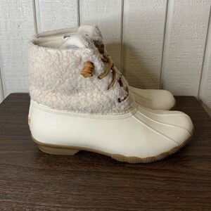 Sperry Topsider Saltwater boots, size 8.  Some slight scuffing (see pictures).
